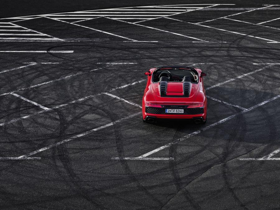  Audi R8 V10 RWD Spyder 2019 года  (WW) (фото 24 из 36)